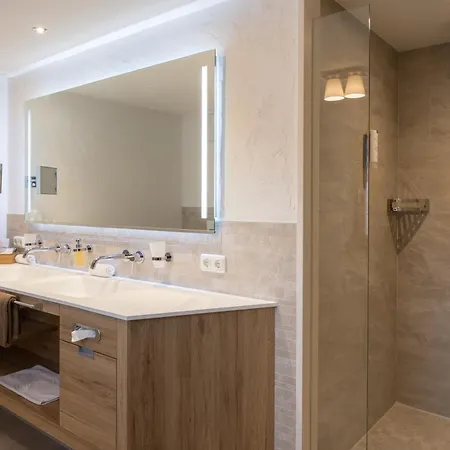 Szálloda Bergblick 5 Sterne Grän