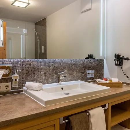 Bergblick 5 Sterne Szálloda Grän